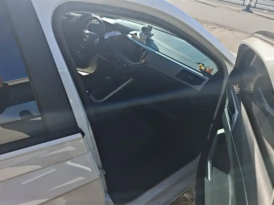 Volkswagen Polo 2023 из CN, фото 2