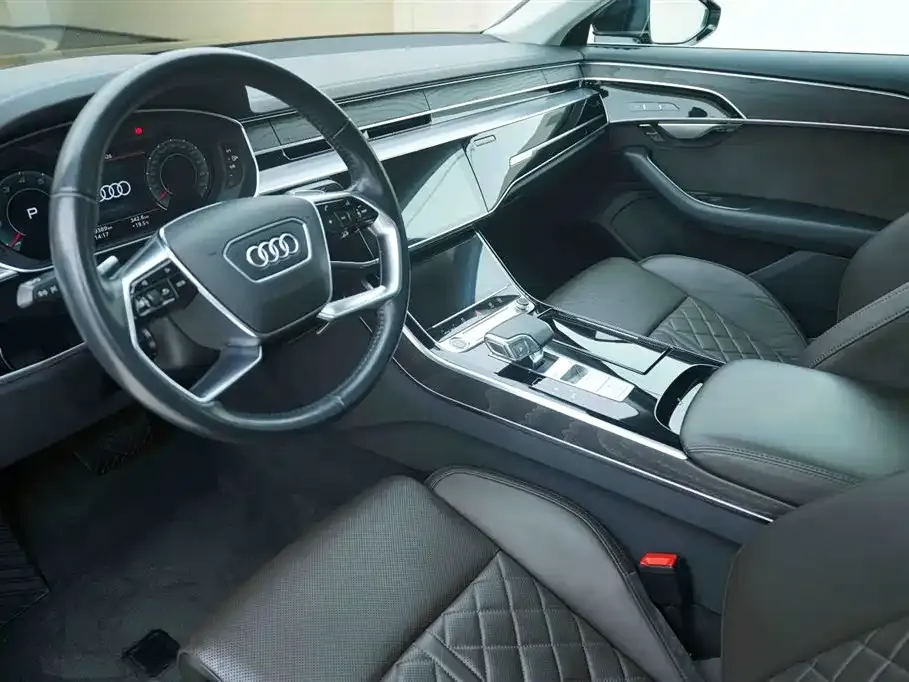 Audi A8 — фото 10