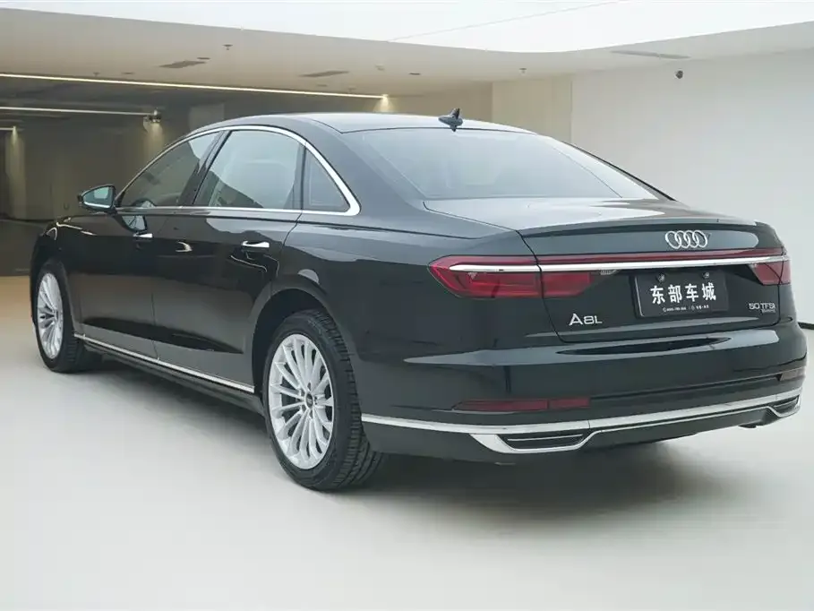 Audi A8 — фото 4