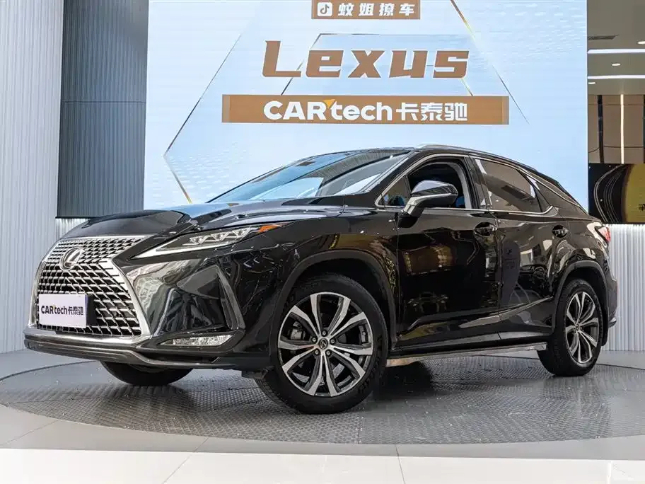 Lexus RX — фото 1