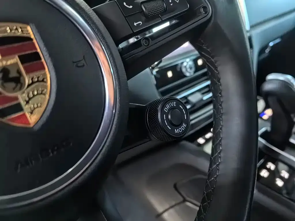 Porsche Macan 2025 из CN, фото 9