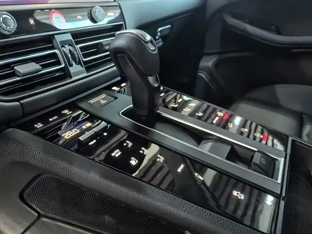 Porsche Macan 2025 из CN, фото 7