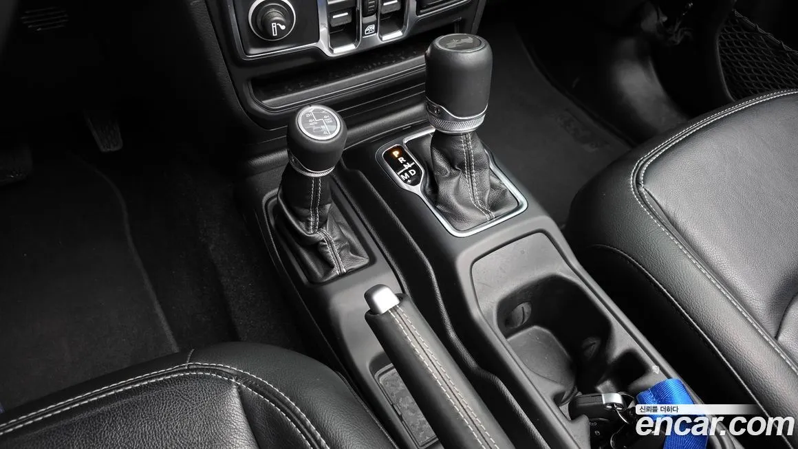 Jeep Wrangler 2022 из KR, фото 8
