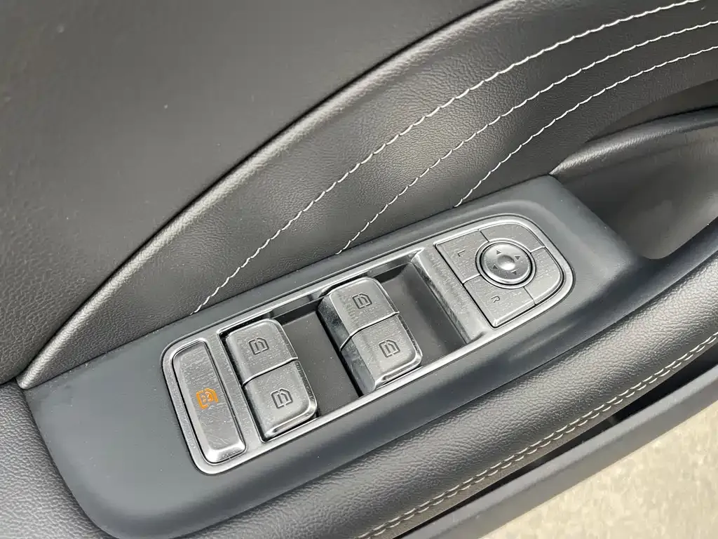 Hongqi H5 2024 из CN, фото 2