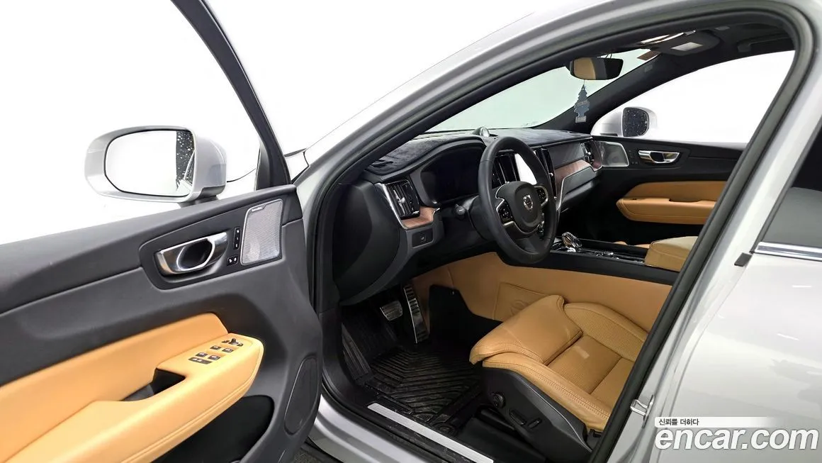 Volvo XC60 2023 из KR, фото 9