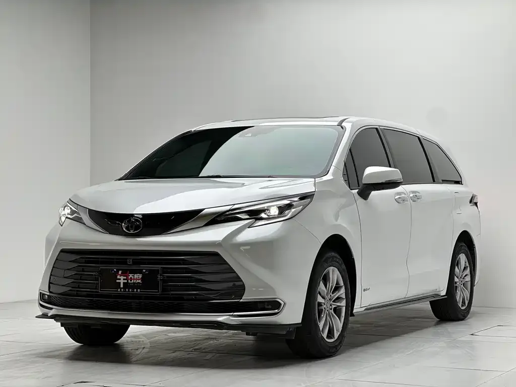 Toyota Sienna 2025 из CN, фото 1