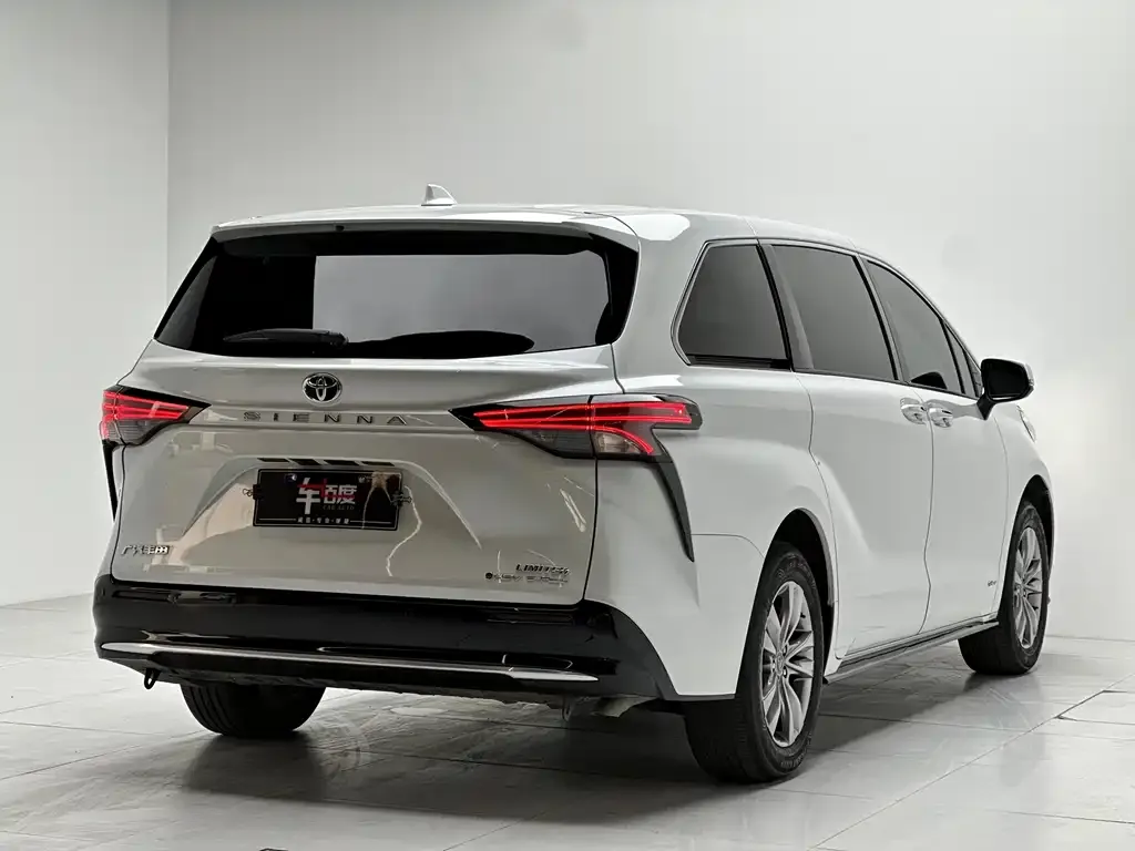 Toyota Sienna 2025 из CN, фото 3