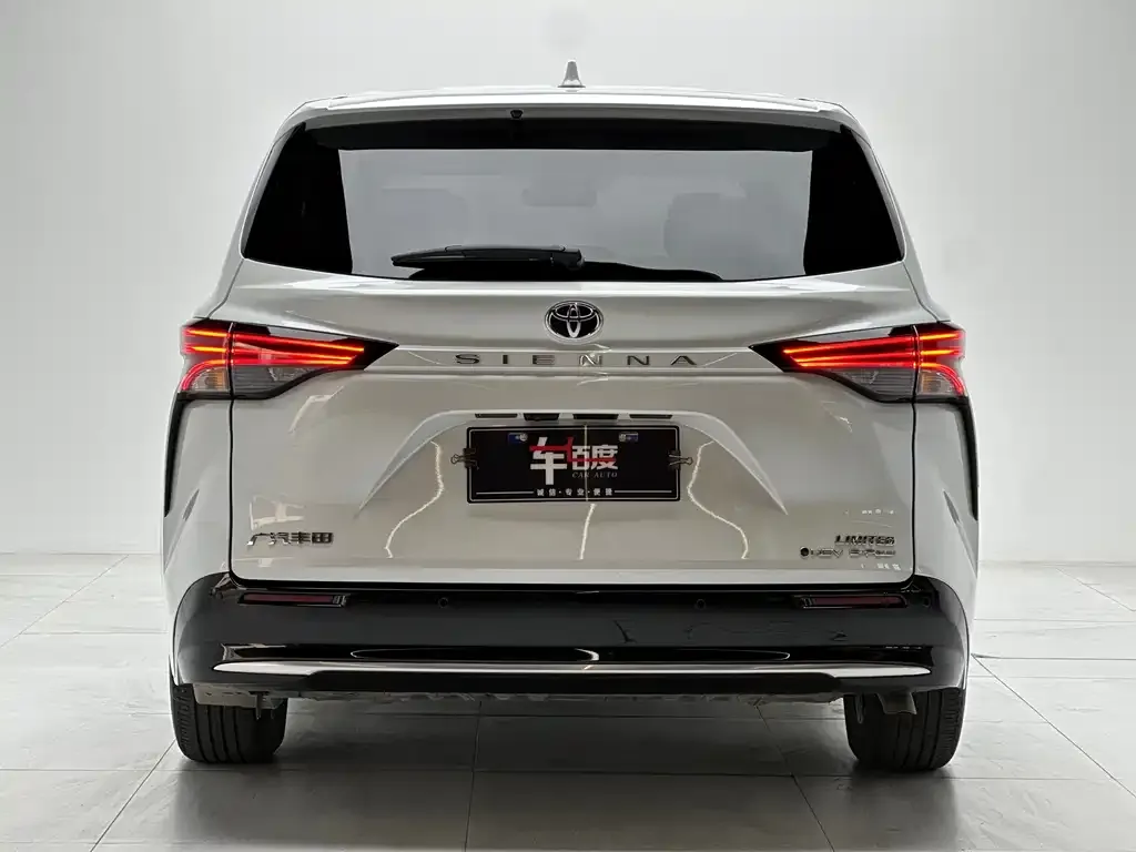 Toyota Sienna 2025 из CN, фото 5