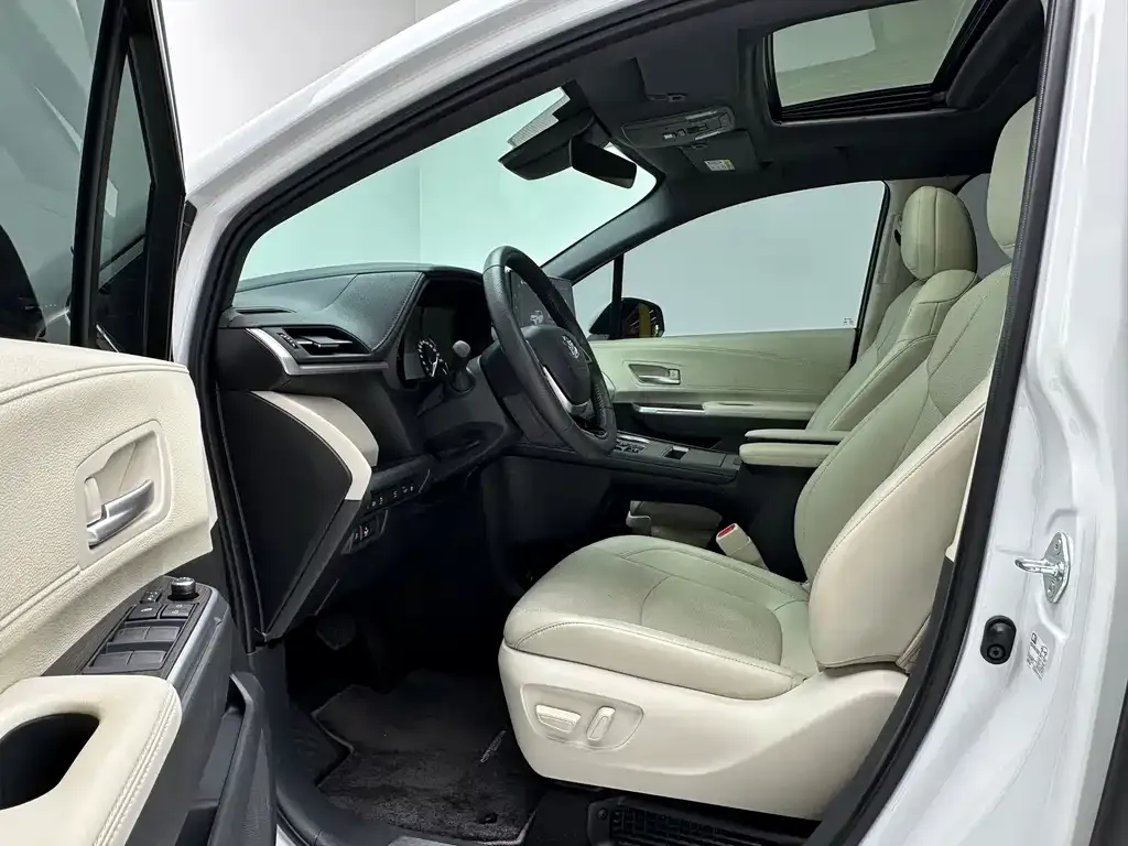 Toyota Sienna 2025 из CN, фото 9