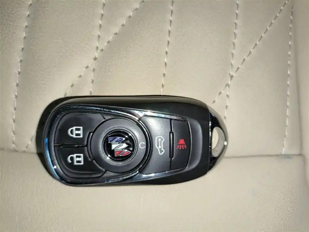 Buick GL8 2024 из CN, фото 2