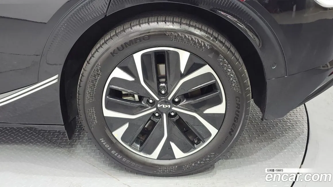 Kia EV6 2023 из KR, фото 10