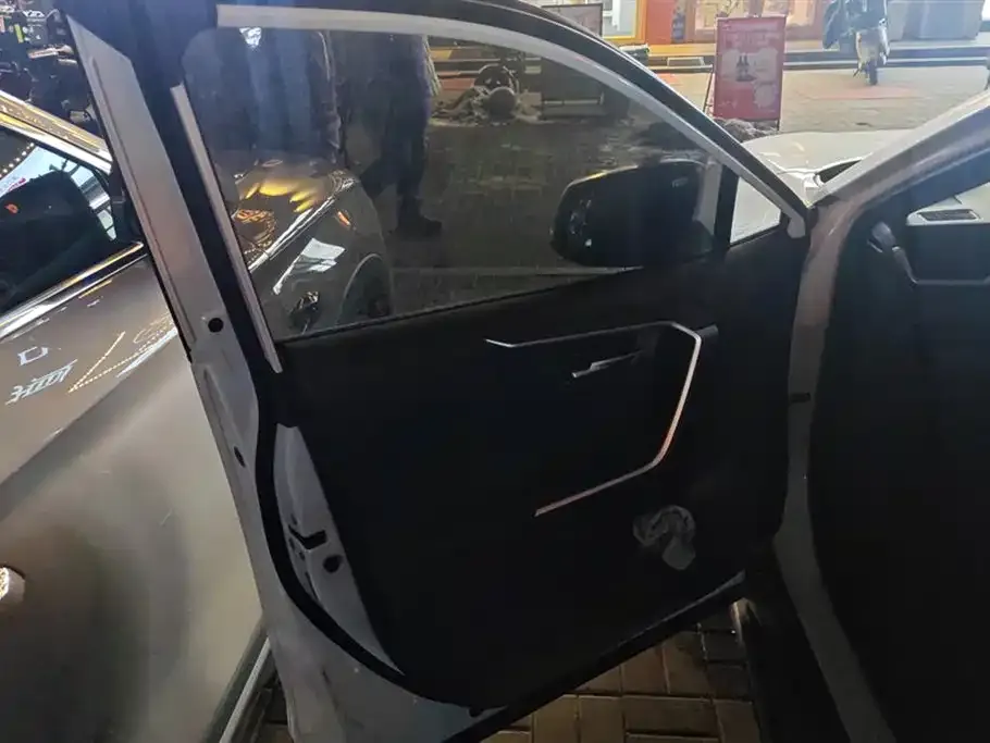 Toyota Wildlander 2021 из CN, фото 9