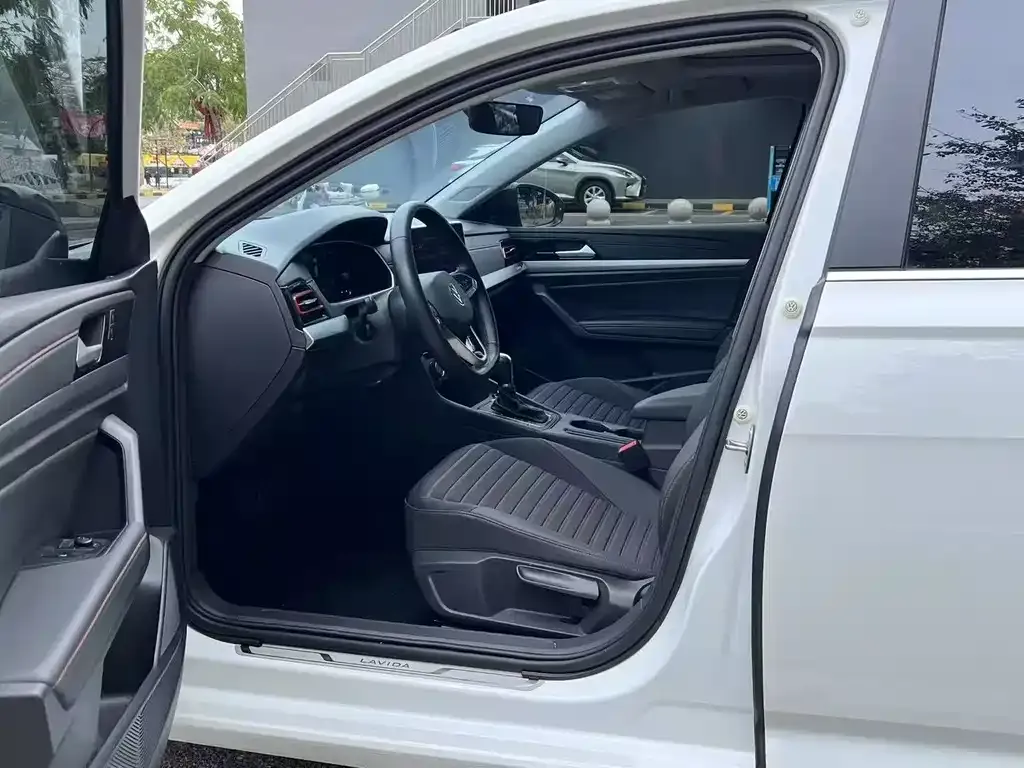 Volkswagen Lavida 2023 из CN, фото 4