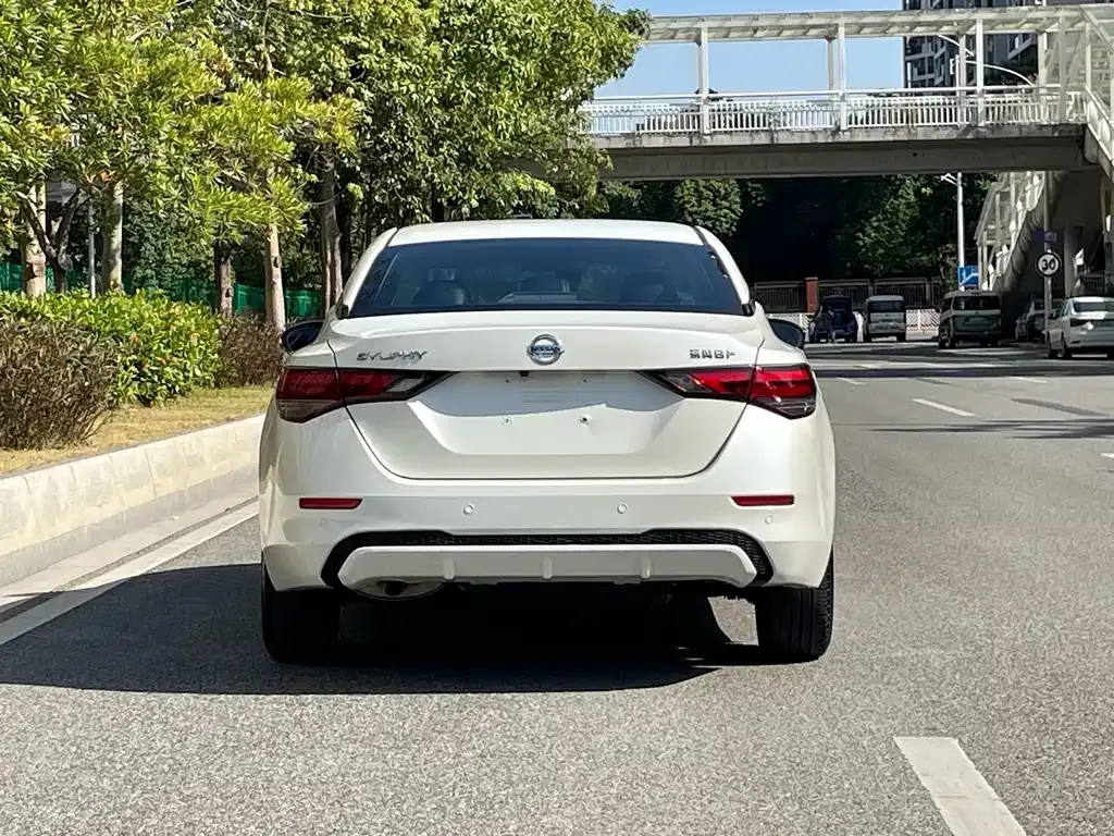 Nissan Sylphy 2022 из CN, фото 4