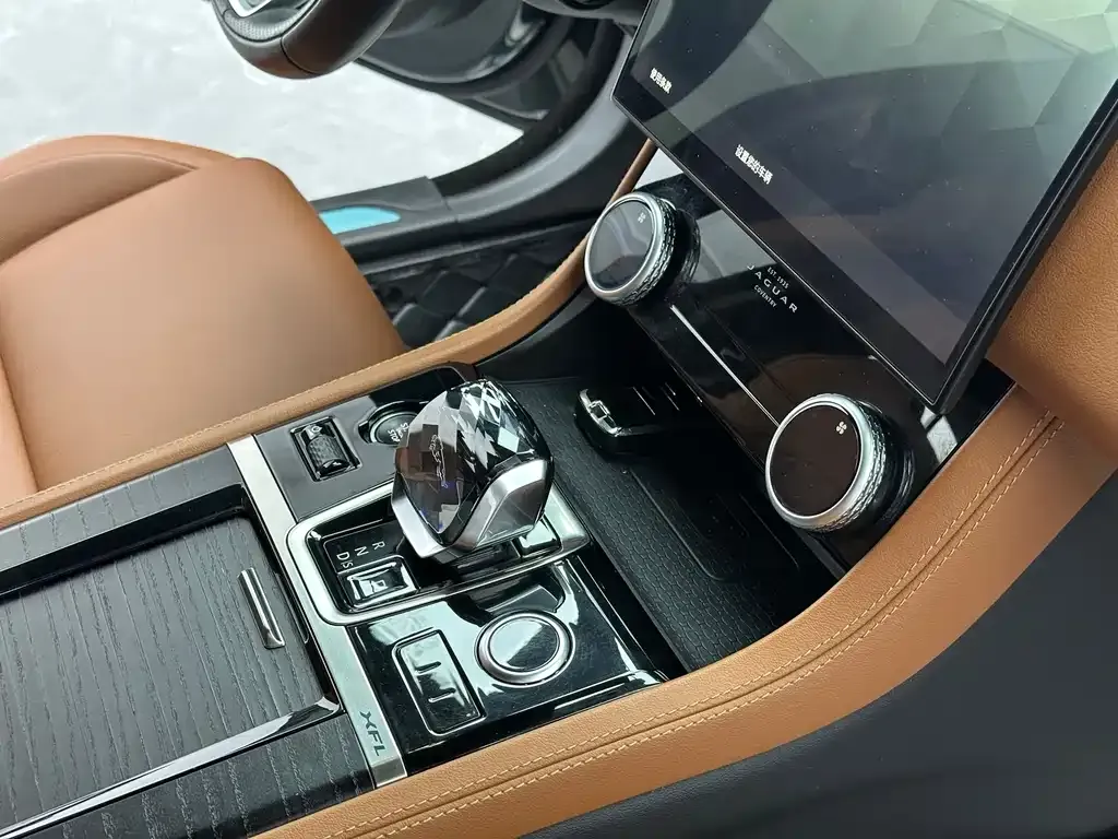 Jaguar XFL 2024 из CN, фото 8