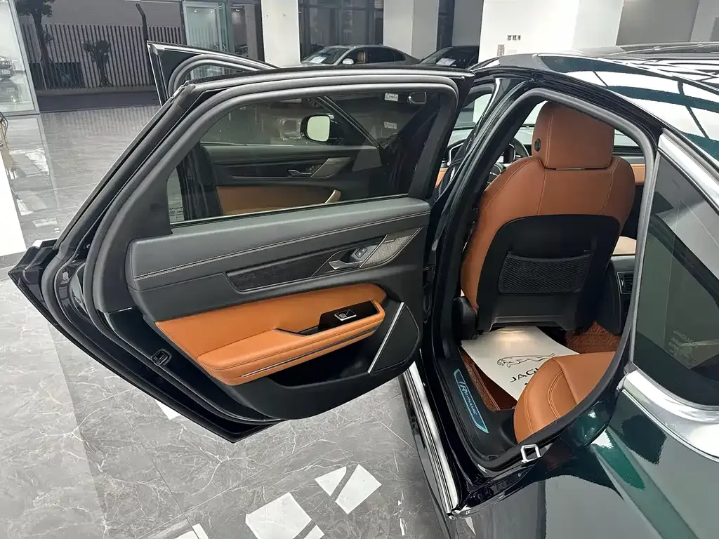 Jaguar XFL 2024 из CN, фото 10