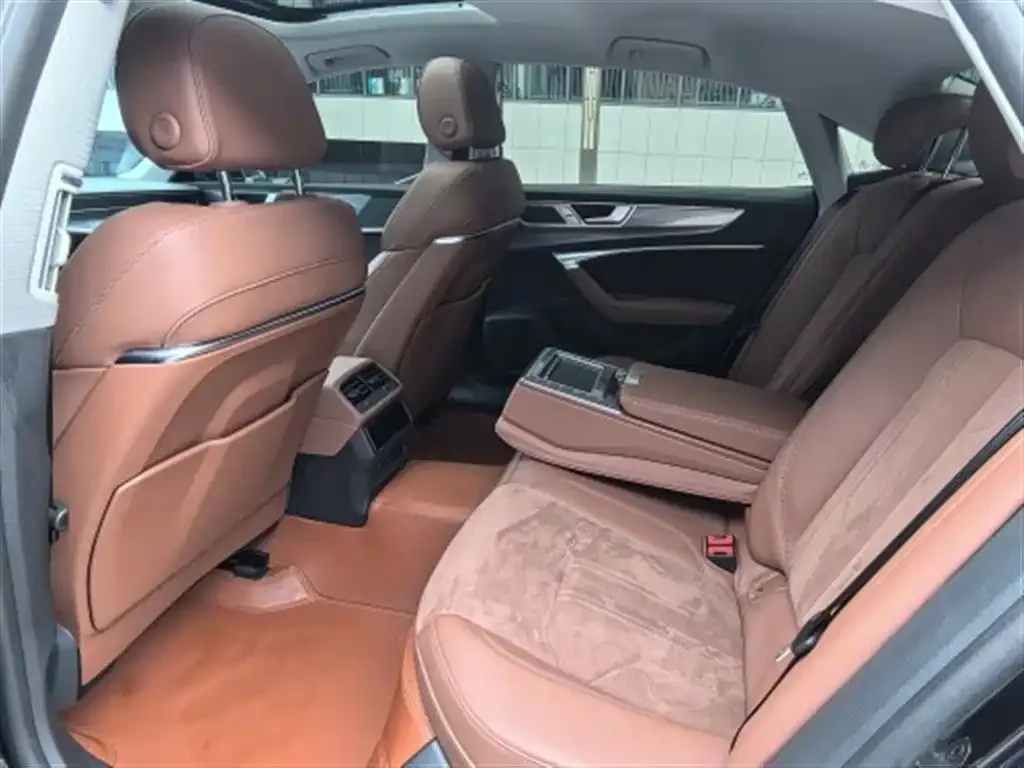 Audi A7L 2025 из CN, фото 2