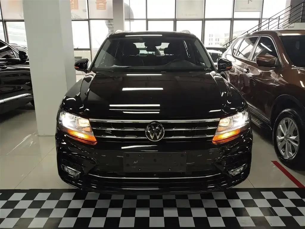 Volkswagen Tiguan L 2021 из CN, фото 6