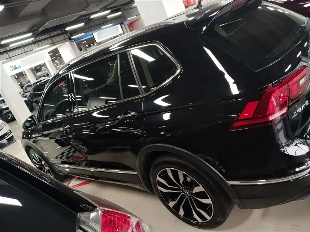Volkswagen Tiguan L 2021 из CN, фото 3