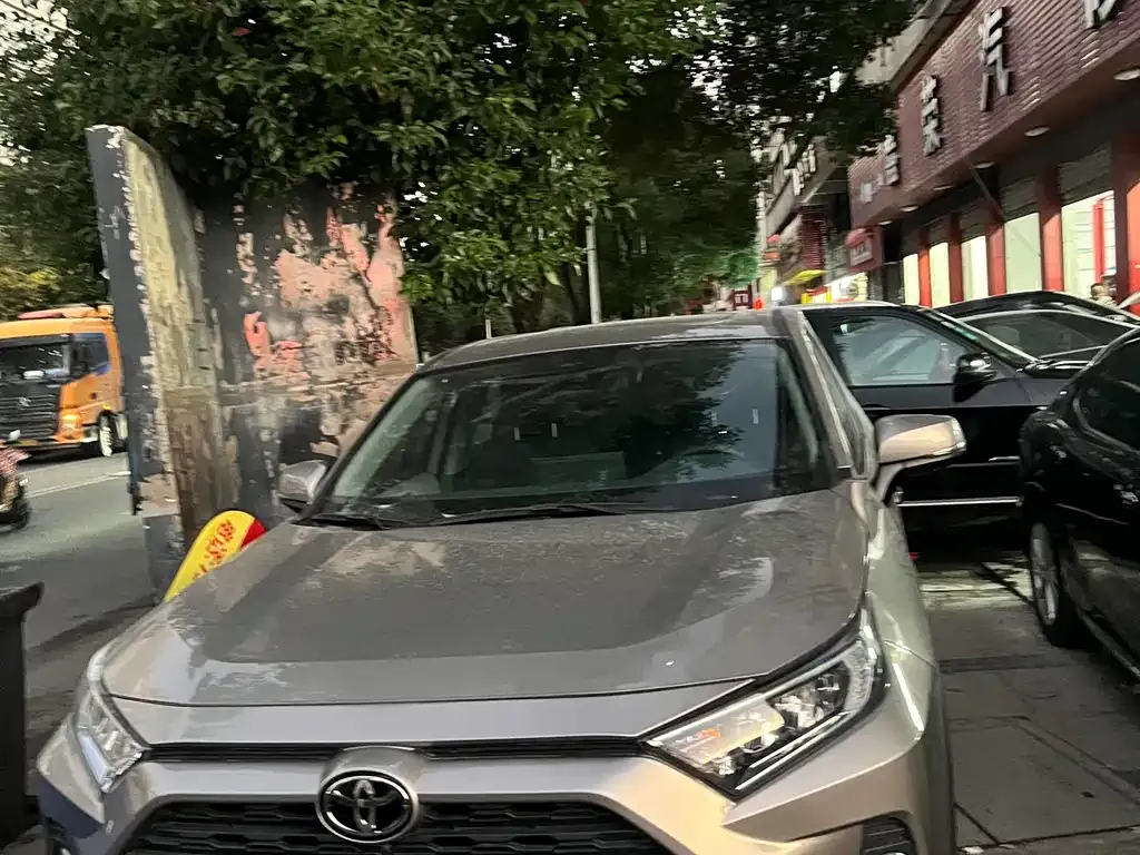 Toyota RAV4 2022 из CN, фото 9