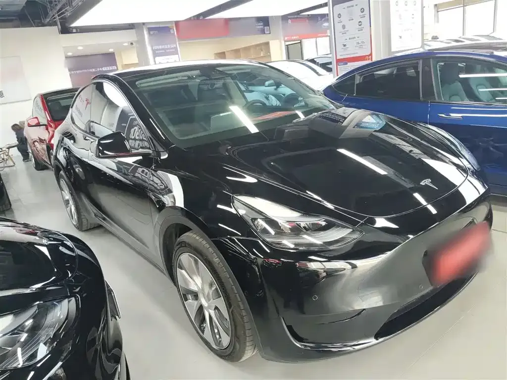 Tesla Model Y — фото 4