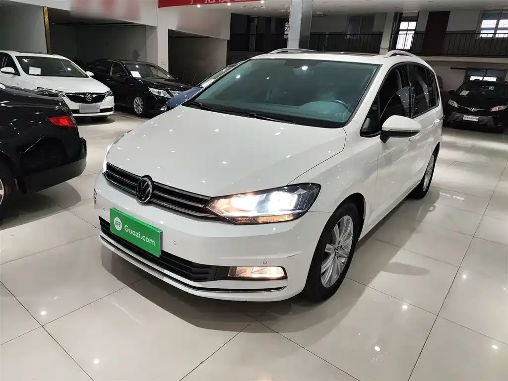 Volkswagen Touran 2021 из CN, фото 5