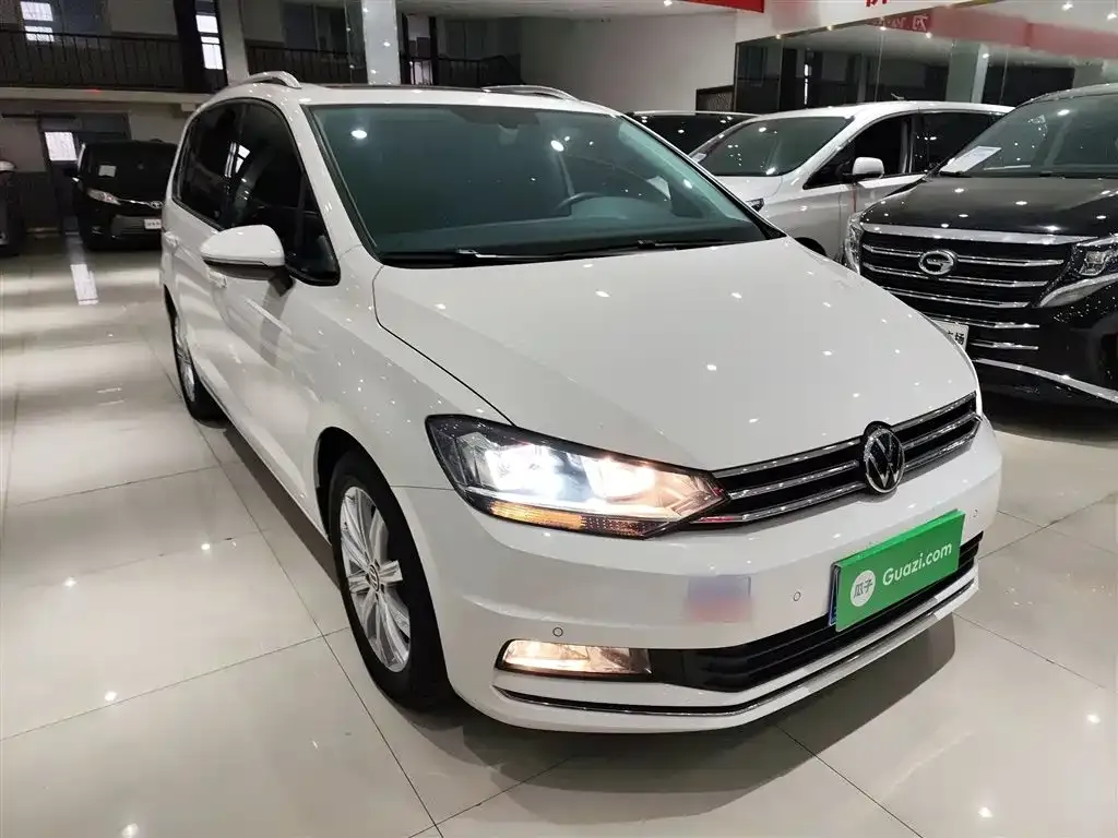 Volkswagen Touran 2021 из CN, фото 9