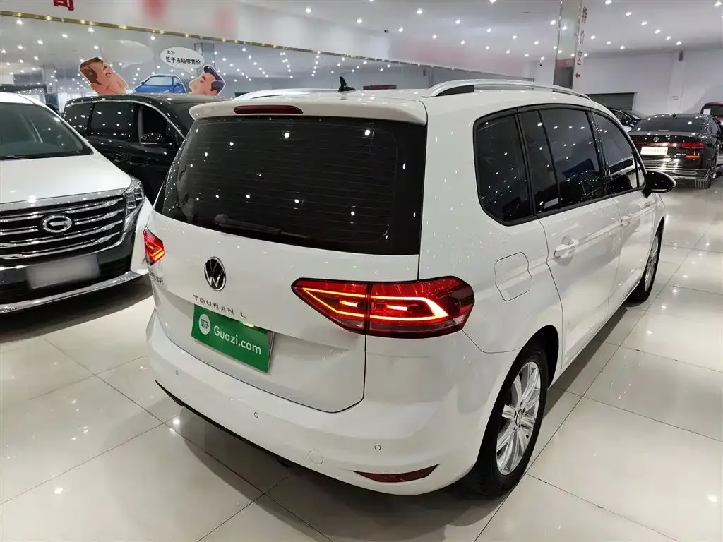 Volkswagen Touran 2021 из CN, фото 8
