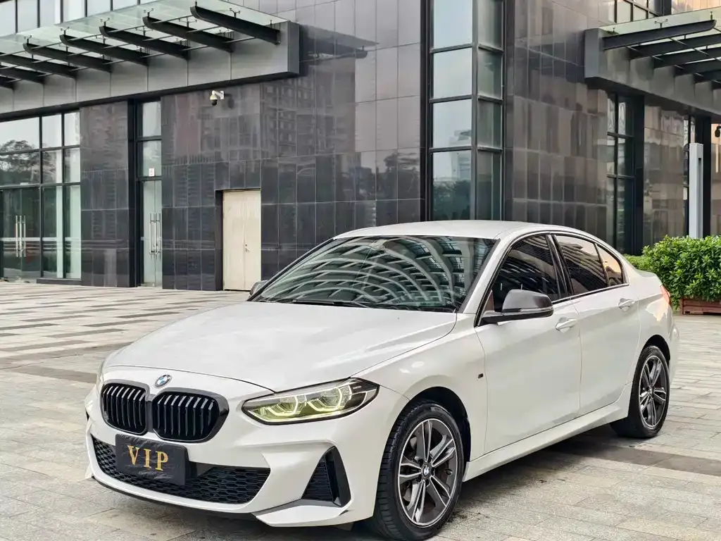 BMW 1 Series 2022 из CN, фото 3