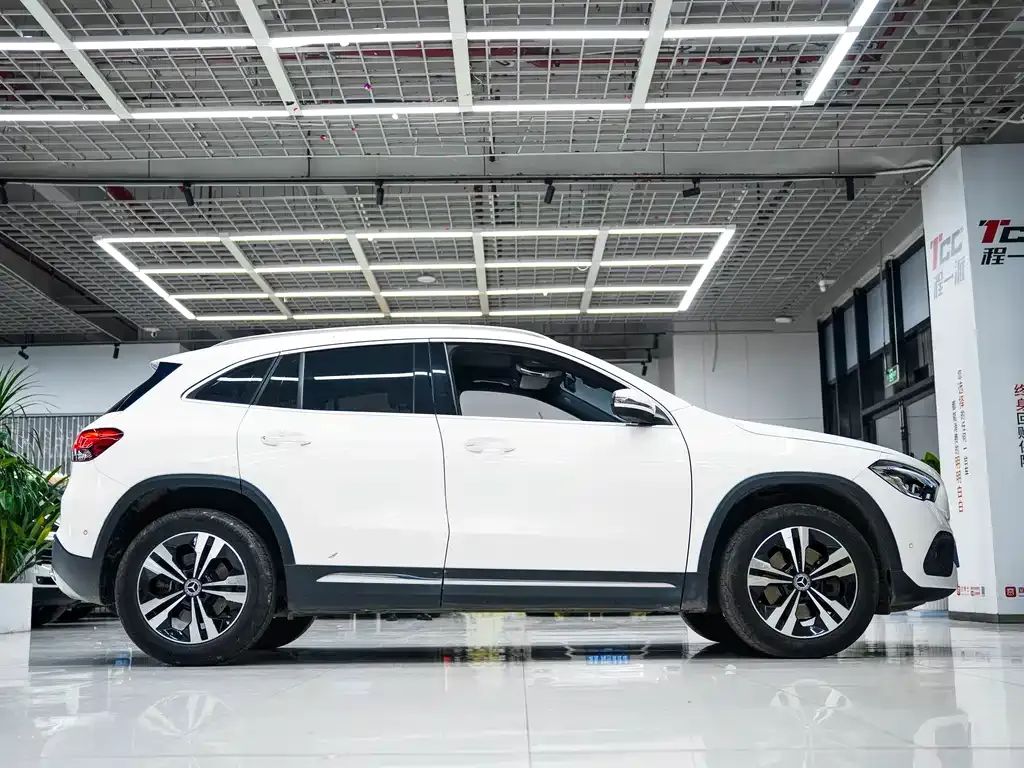 Mercedes-Benz GLA 2023 из CN, фото 4