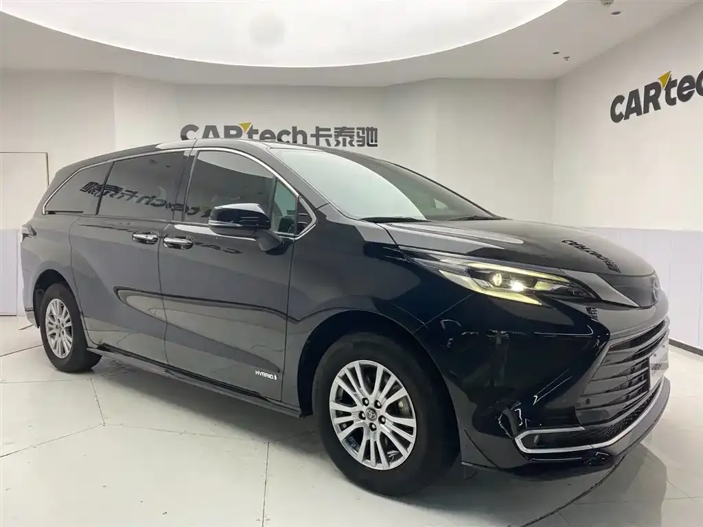 Toyota Sienna 2023 из CN, фото 8