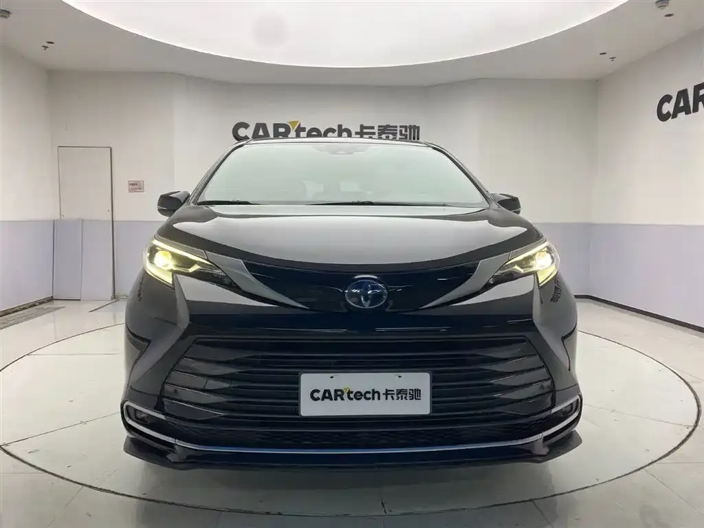 Toyota Sienna 2023 из CN, фото 9