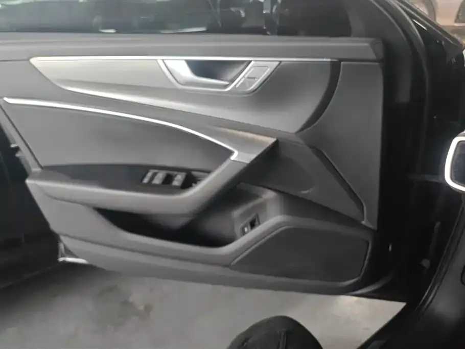 Audi A6L 2023 из CN, фото 6