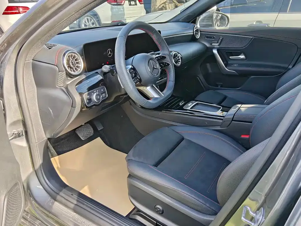 Mercedes-Benz A-Class 2025 из CN, фото 3