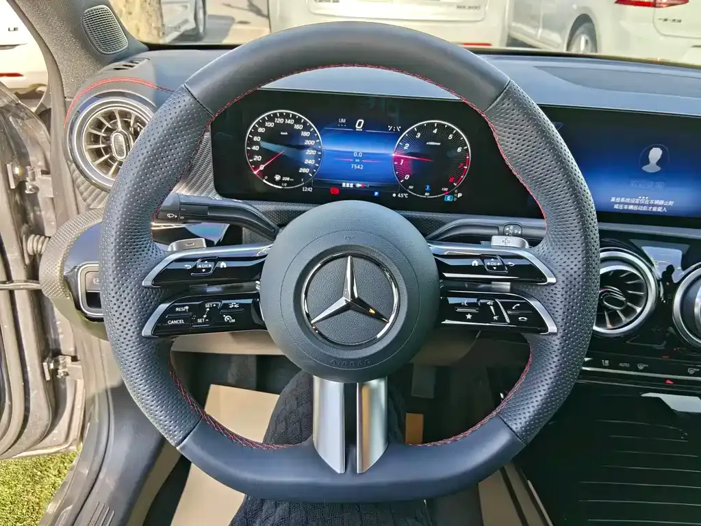 Mercedes-Benz A-Class 2025 из CN, фото 8
