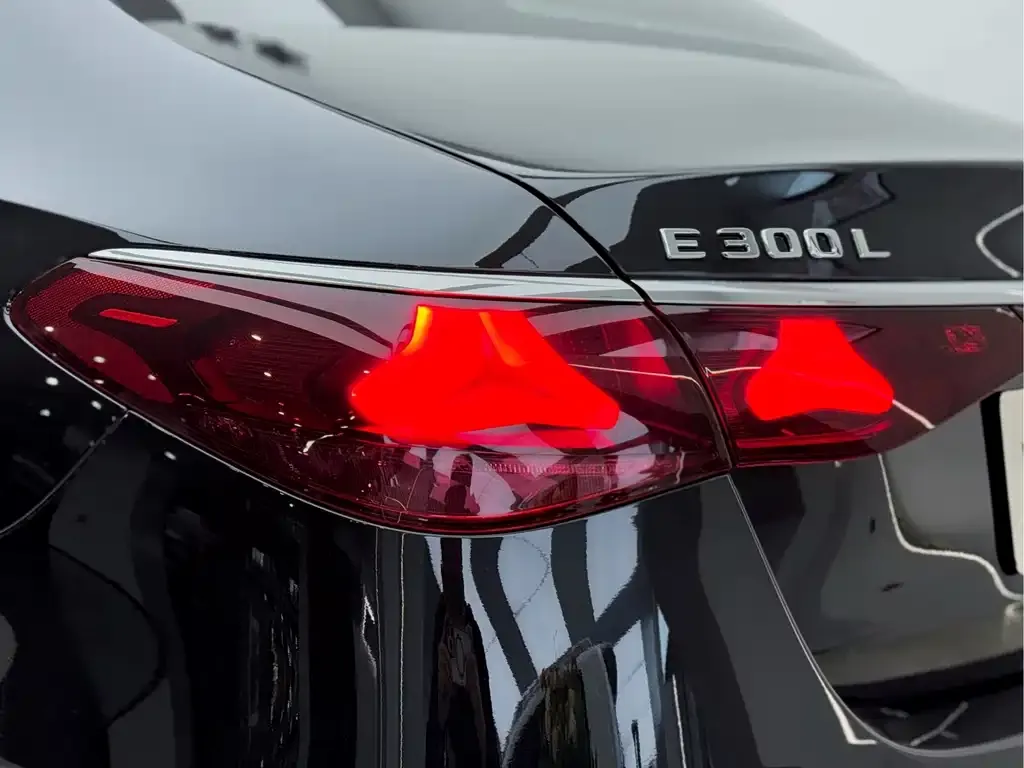Mercedes-Benz E-Class 2024 из CN, фото 3