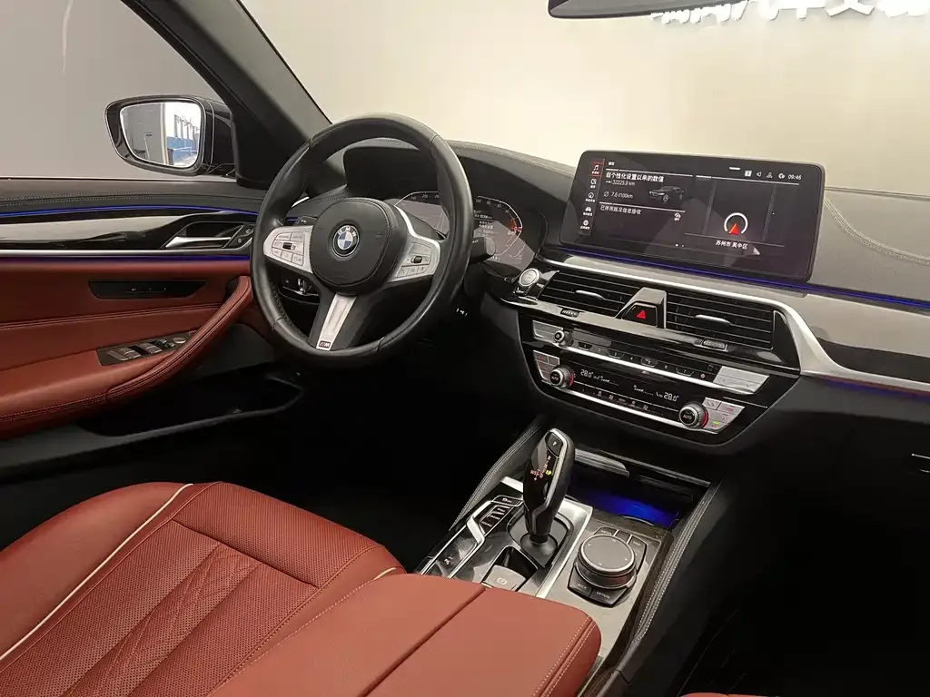BMW 5 Series 2023 из CN, фото 3