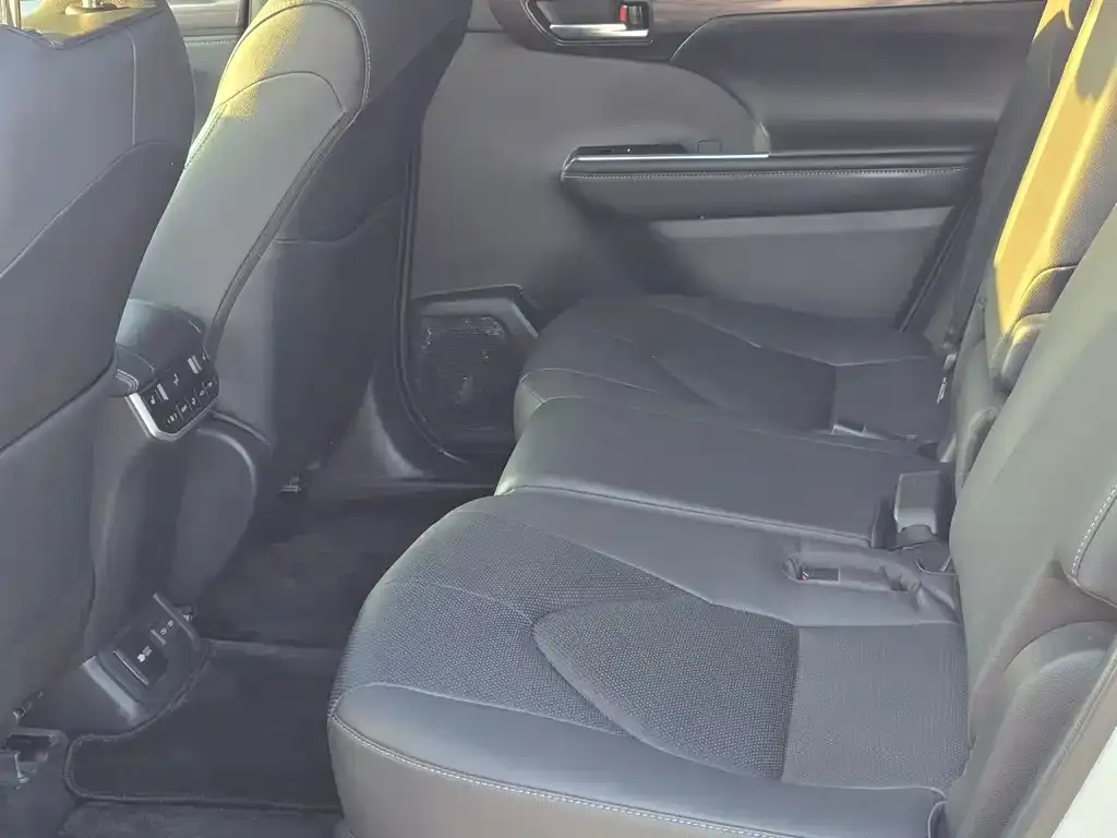 Toyota Highlander 2021 из CN, фото 2