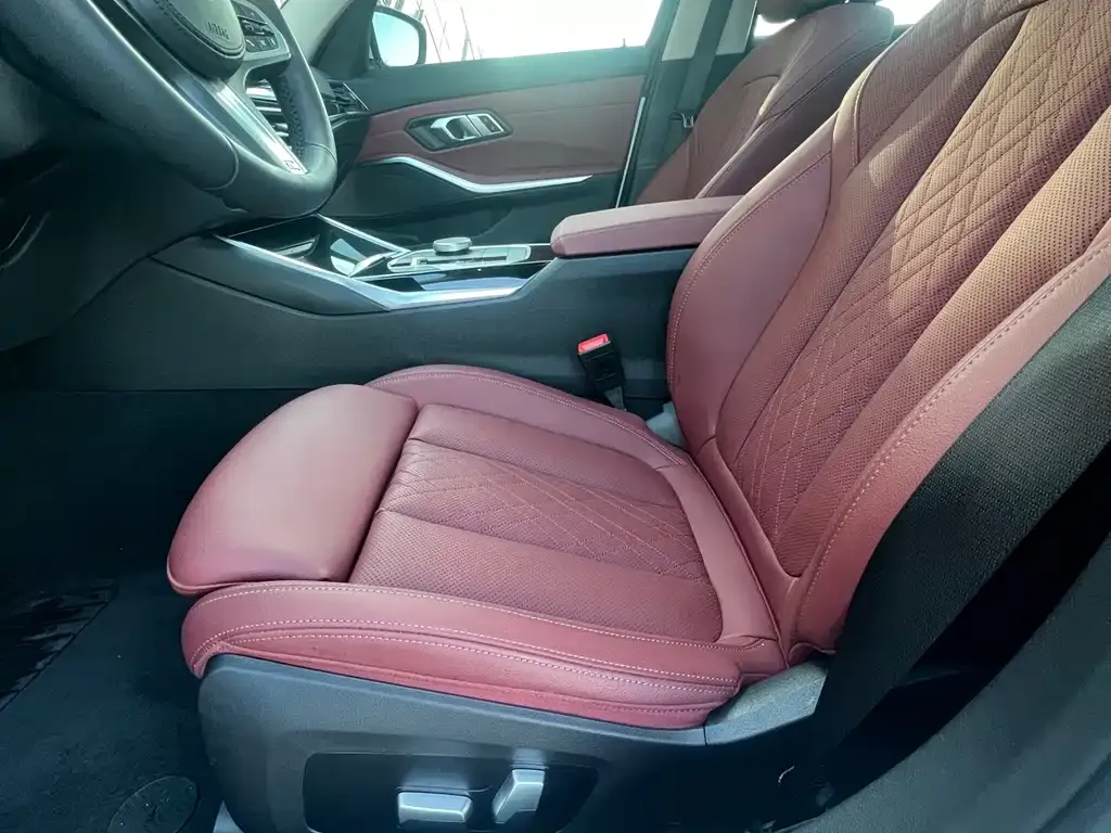 BMW 3 Series 2023 из CN, фото 10