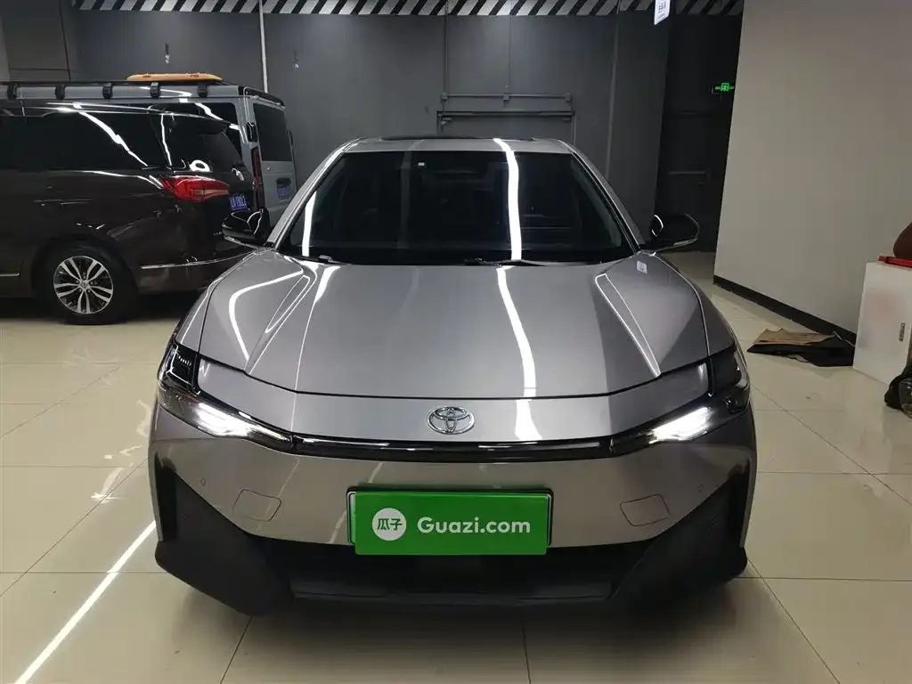 Toyota bZ3 2023 из CN, фото 2