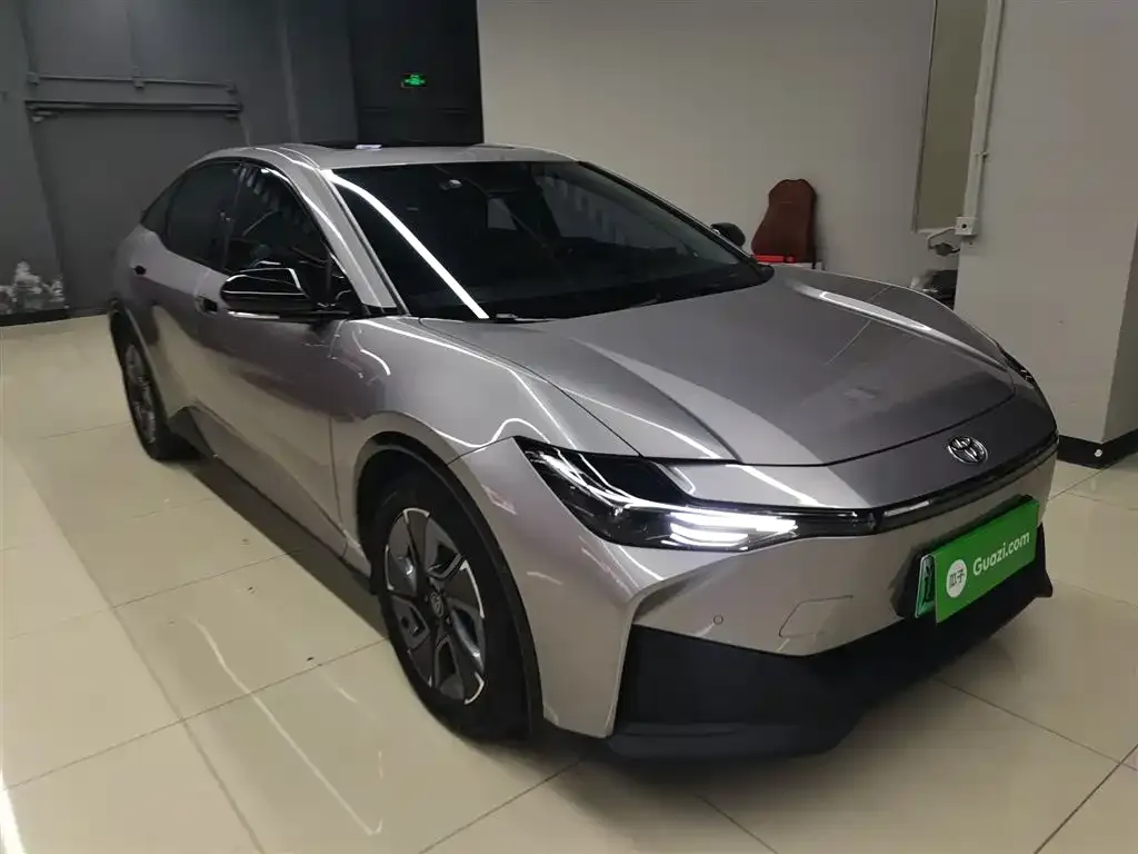 Toyota bZ3 2023 из CN, фото 7