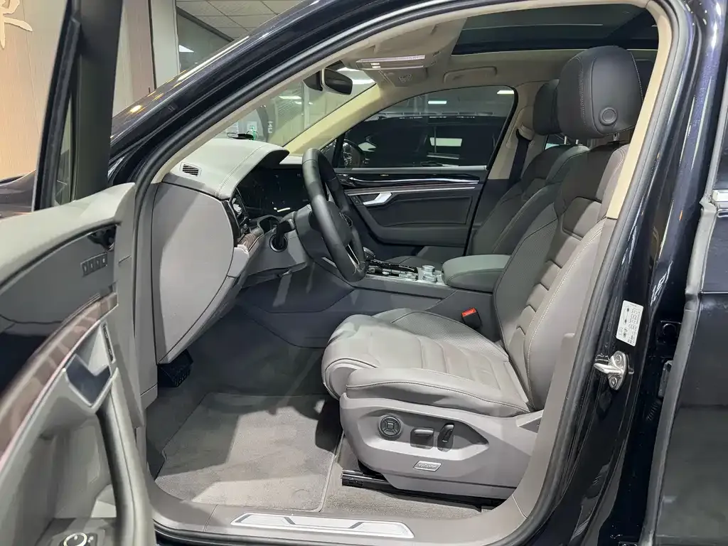 Volkswagen Touareg 2022 из CN, фото 7