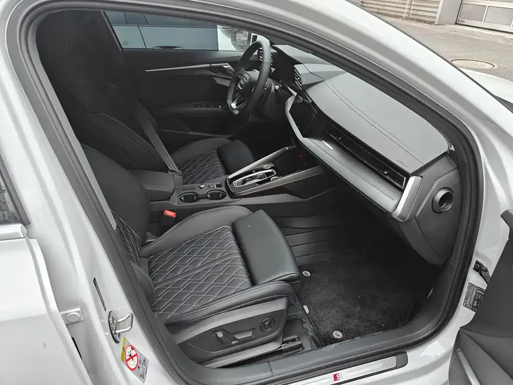 Audi A3 2025 из CN, фото 5