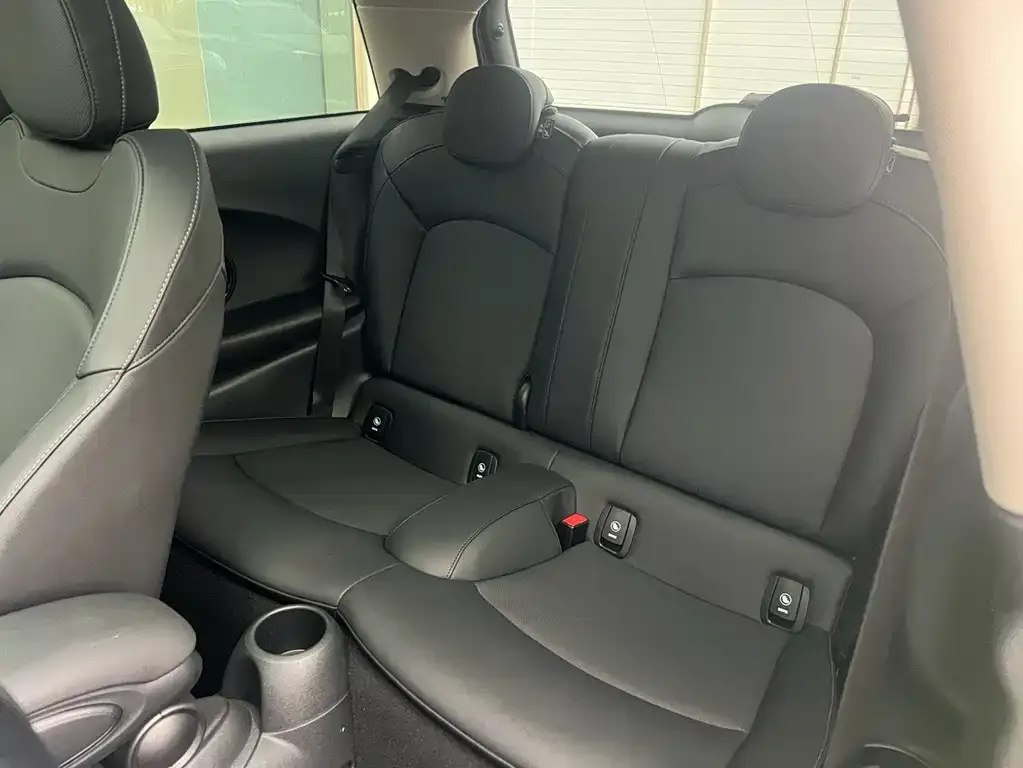 MINI Cooper (3-door) 2023 из CN, фото 3