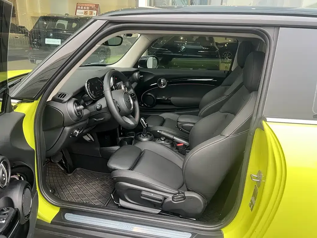 MINI Cooper (3-door) 2023 из CN, фото 8