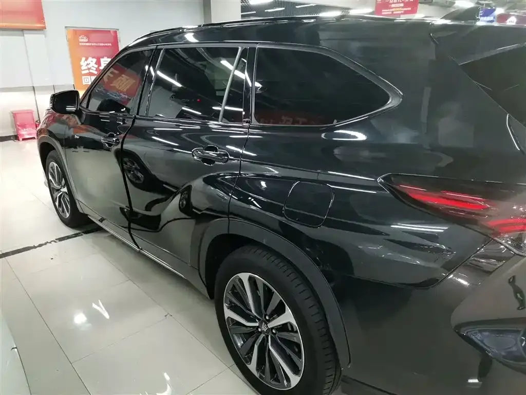 Toyota Crown Kluger 2024 из CN, фото 2