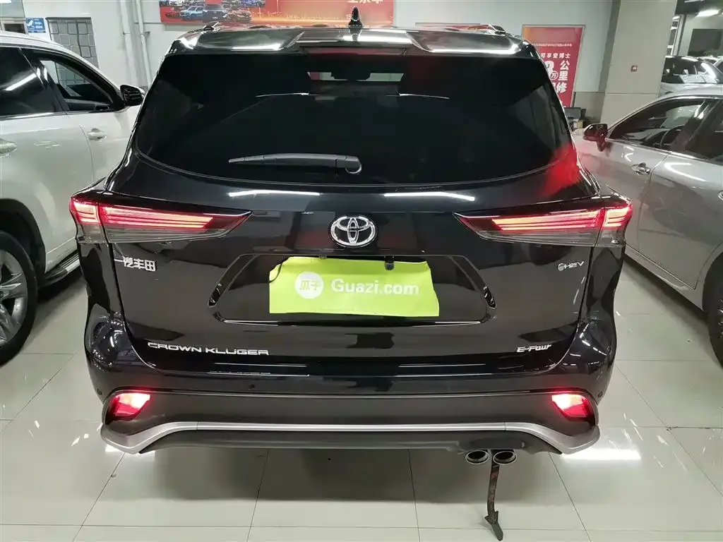 Toyota Crown Kluger 2024 из CN, фото 8