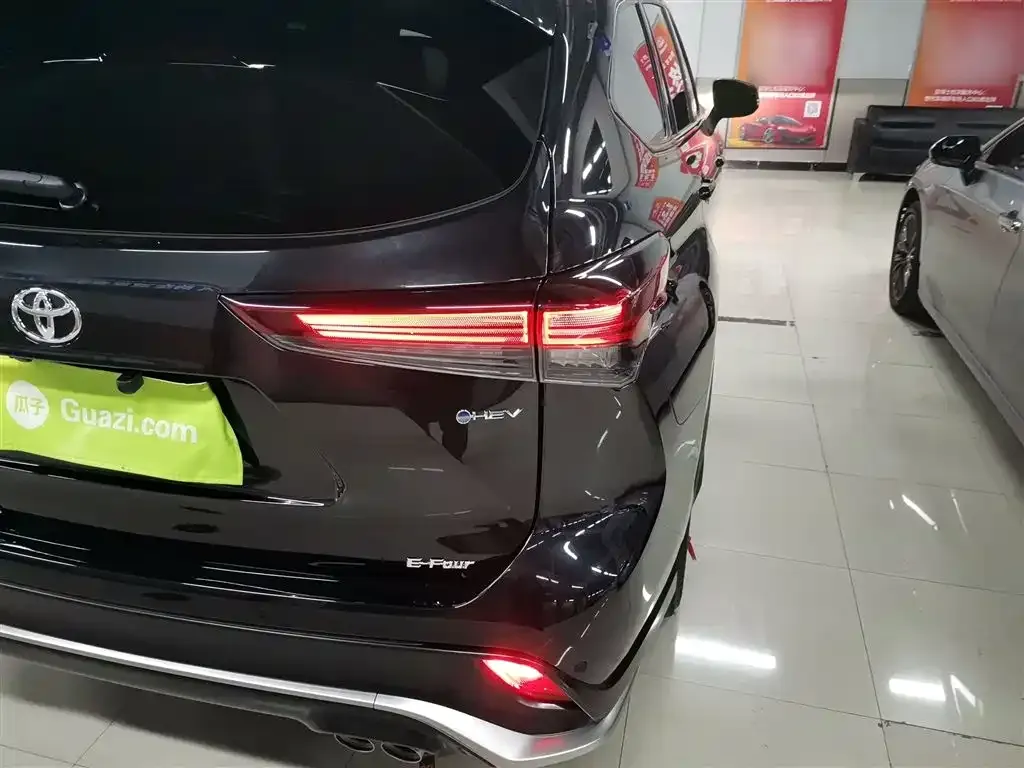 Toyota Crown Kluger 2024 из CN, фото 10