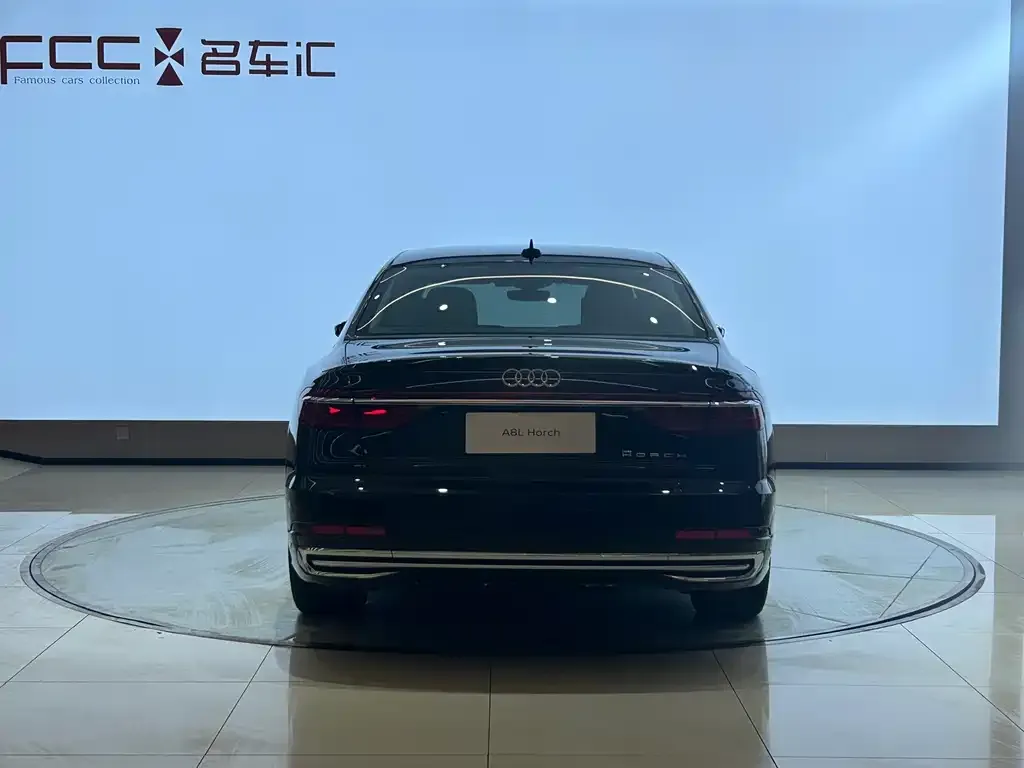 Audi A8 — фото 3