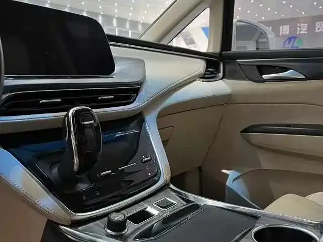 Buick GL8 2023 из CN, фото 3